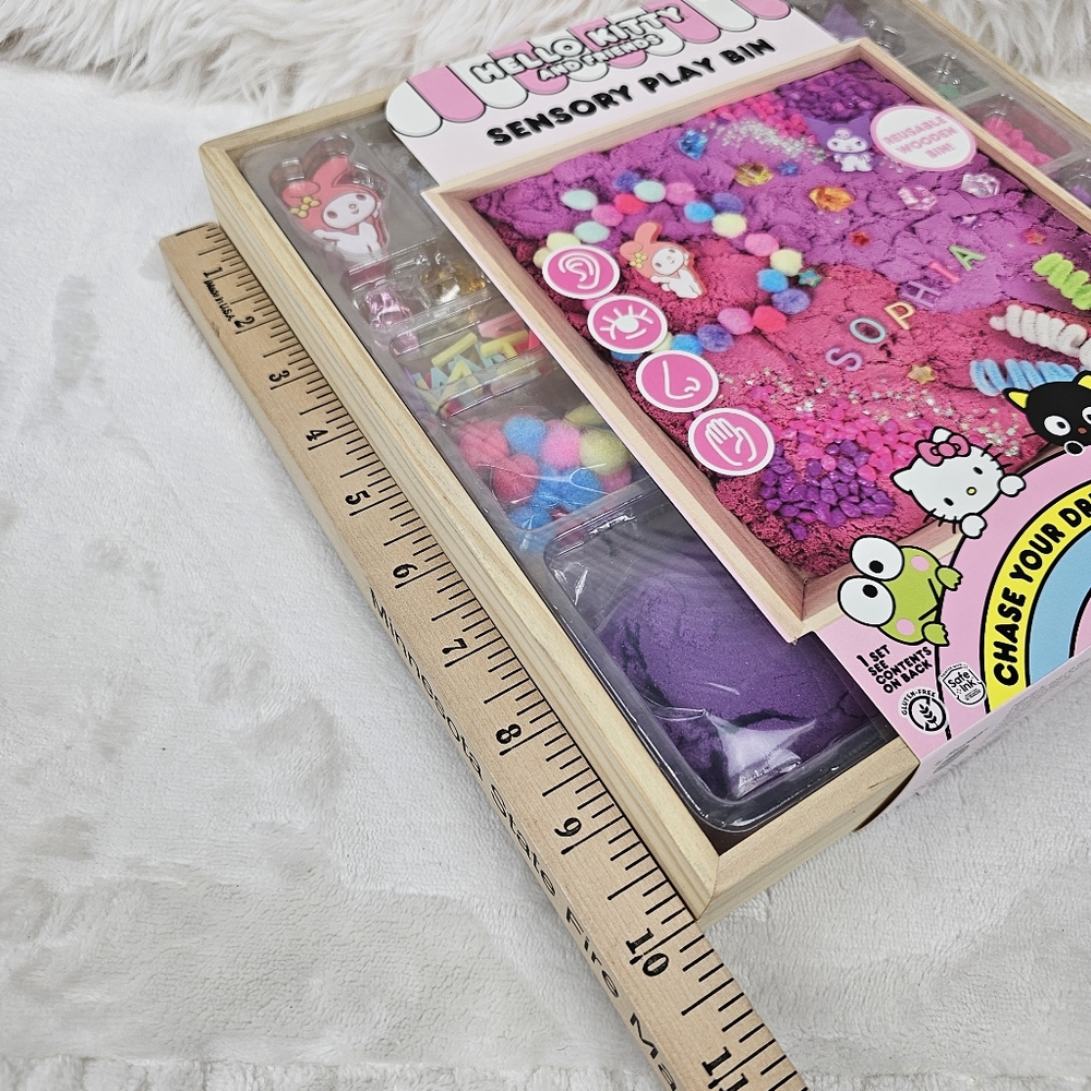 HELLO KITTY and FRIENDS Sensory Play Bin Chase Your Dreams - Picture 9 of 12